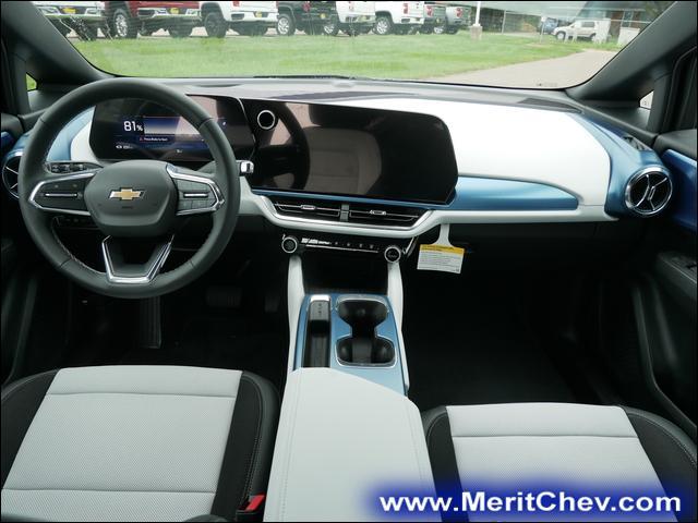 2024 Chevrolet Equinox EV Vehicle Photo in MAPLEWOOD, MN 55119-4794