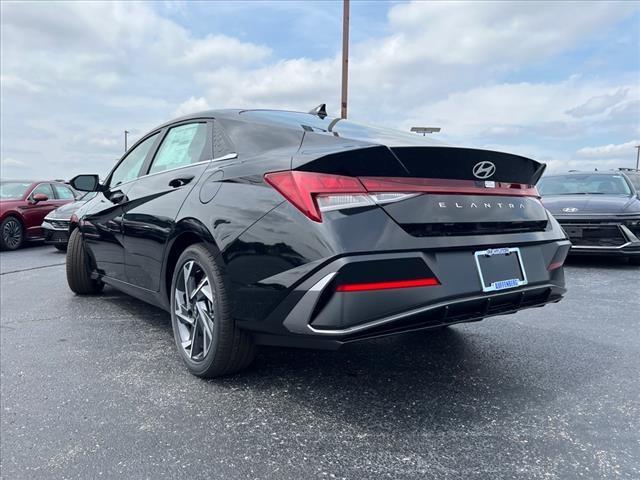 2024 Hyundai ELANTRA Vehicle Photo in O'Fallon, IL 62269