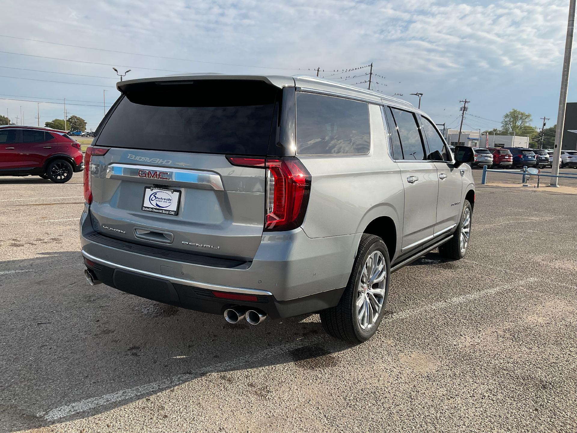 2024 GMC Yukon XL Vehicle Photo in PONCA CITY, OK 74601-1036