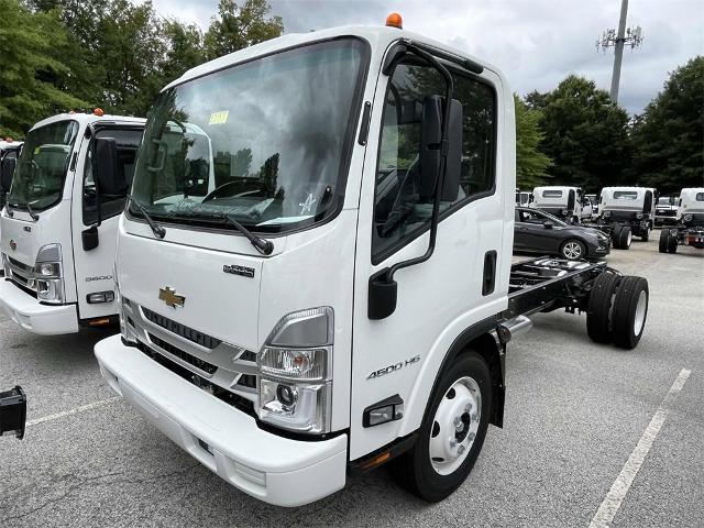 2025 Chevrolet Low Cab Forward 4500 Vehicle Photo in ALCOA, TN 37701-3235