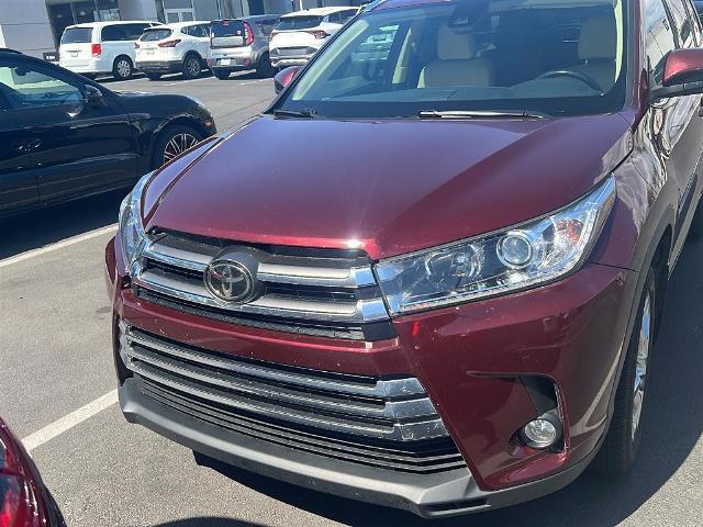 2018 Toyota Highlander Vehicle Photo in Tucson, AZ 85712