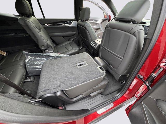 2025 Cadillac XT6 Vehicle Photo in LEOMINSTER, MA 01453-2952