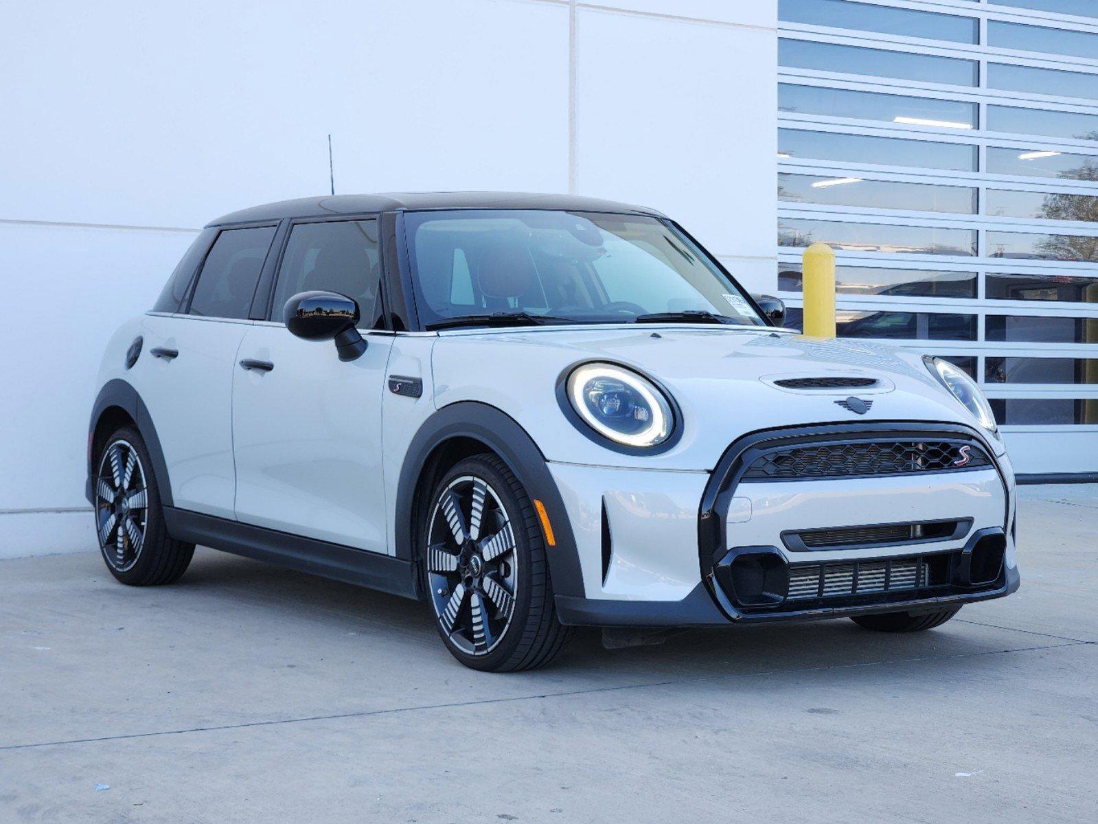 2022 MINI Cooper S Hardtop 4 Door Vehicle Photo in PLANO, TX 75024