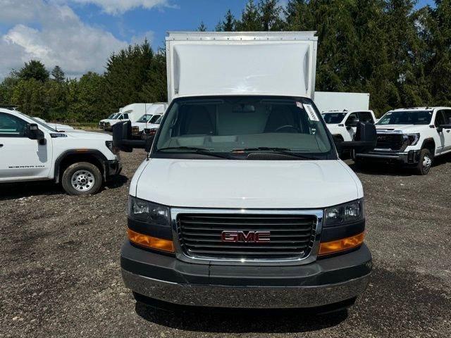 2024 GMC Savana Cutaway 3500 Vehicle Photo in MEDINA, OH 44256-9631