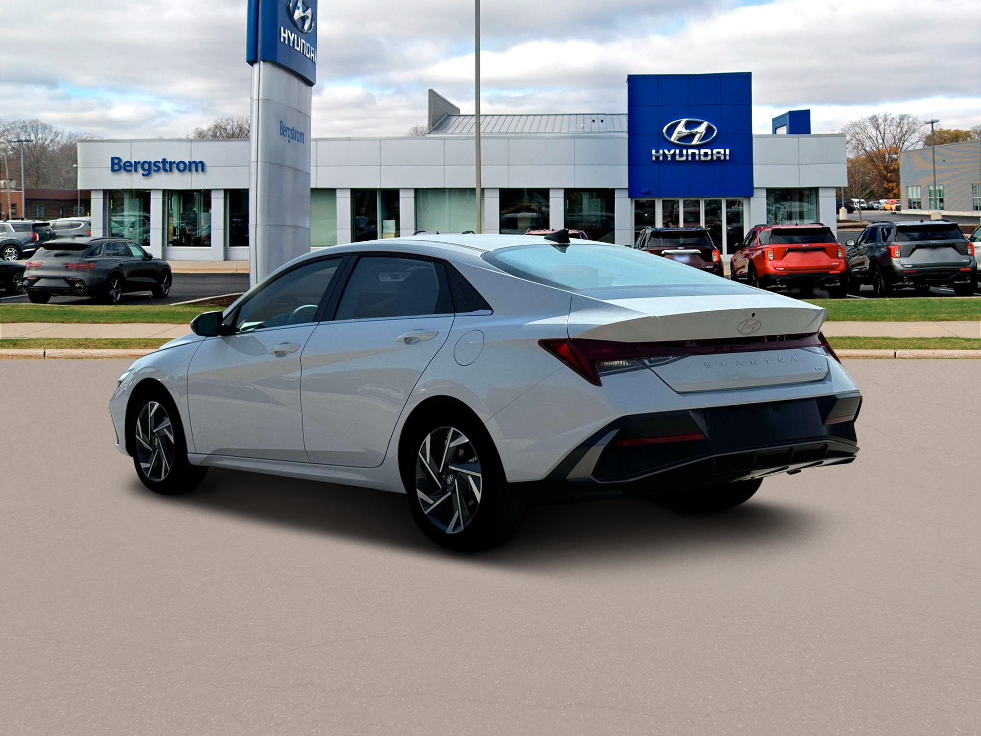 2025 Hyundai ELANTRA Hybrid Vehicle Photo in Green Bay, WI 54304