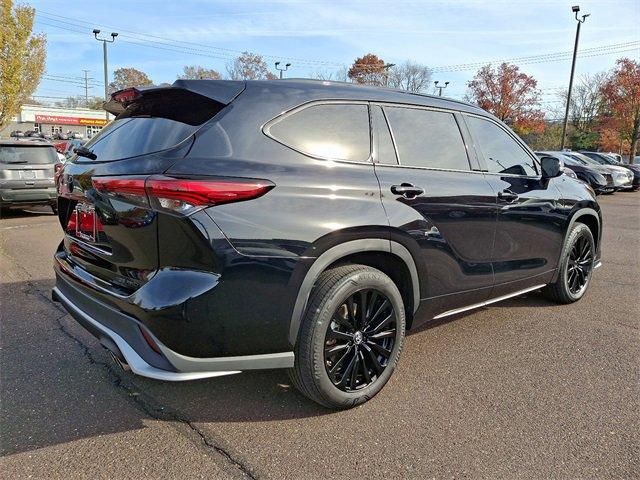 2023 Toyota Highlander Vehicle Photo in Willow Grove, PA 19090