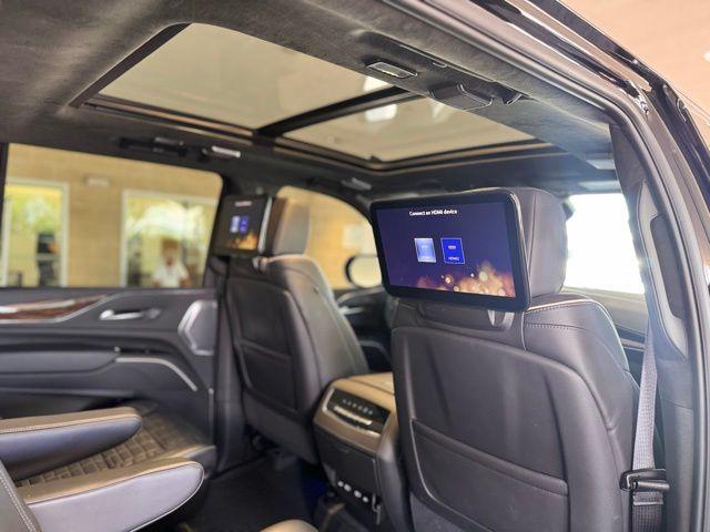 2023 Cadillac Escalade ESV Vehicle Photo in DELRAY BEACH, FL 33483-3294