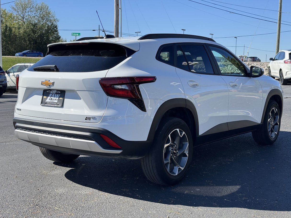 2024 Chevrolet Trax Vehicle Photo in BOONVILLE, IN 47601-9633