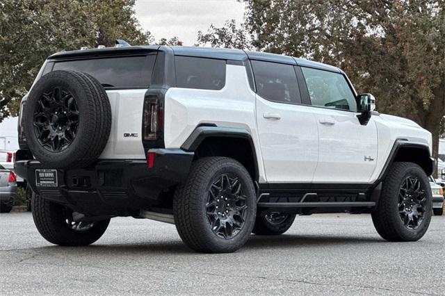 2025 GMC HUMMER EV SUV Vehicle Photo in ELK GROVE, CA 95757-8703