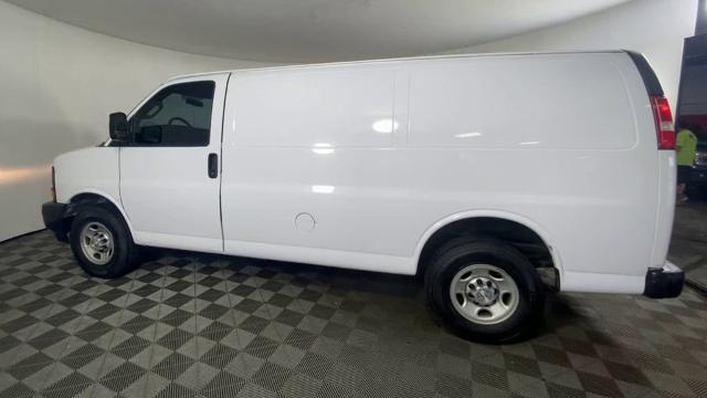 2017 Chevrolet Express Cargo Van Vehicle Photo in ALLIANCE, OH 44601-4622