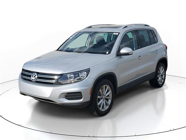 2017 Volkswagen Tiguan Vehicle Photo in GRAND BLANC, MI 48439-8139