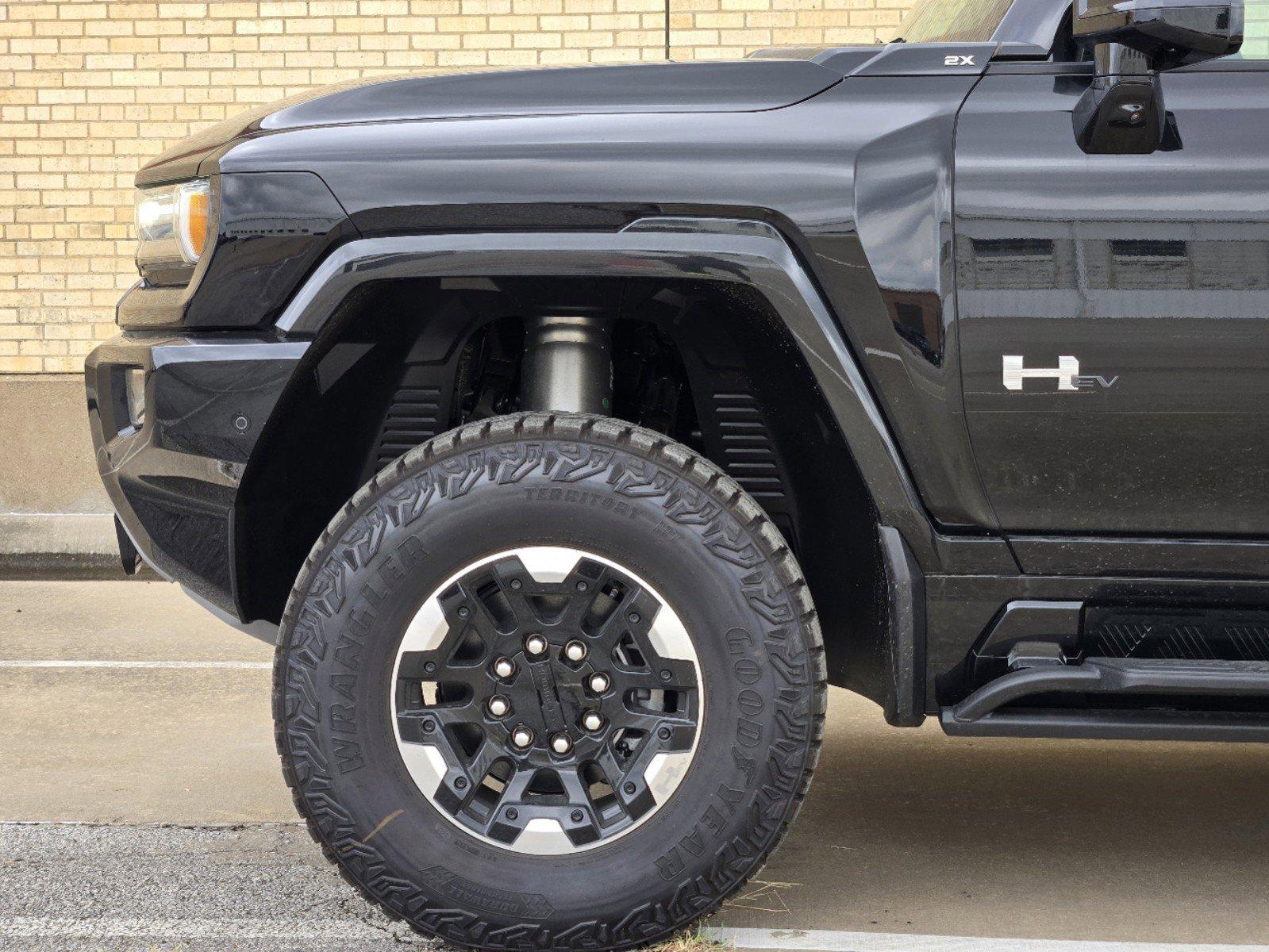 2024 GMC HUMMER EV SUV Vehicle Photo in DALLAS, TX 75209-3016