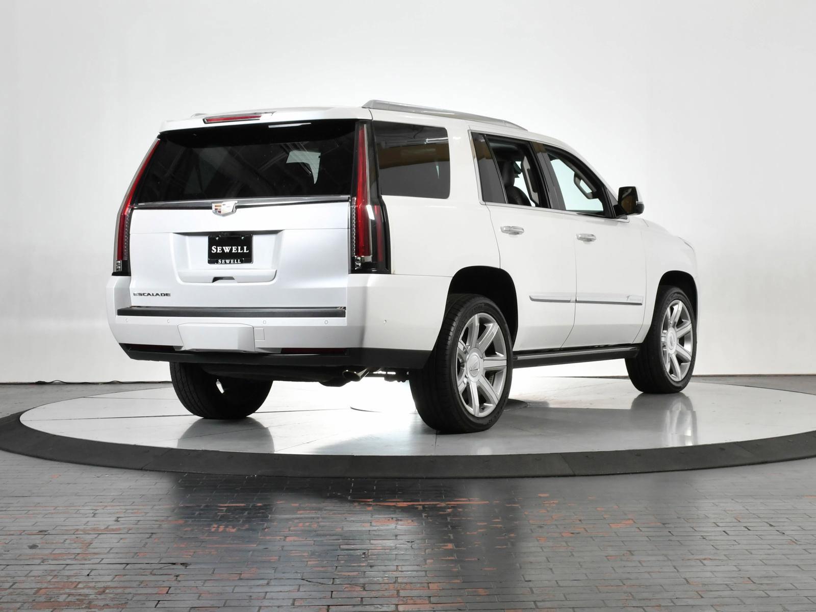 2020 Cadillac Escalade Vehicle Photo in DALLAS, TX 75235