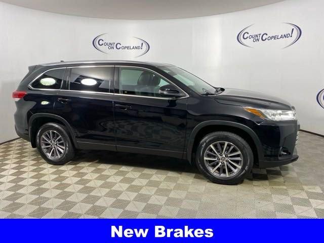 2019 Toyota Highlander Vehicle Photo in BROCKTON, MA 02301-7113