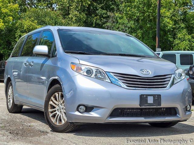 2015 Toyota Sienna Vehicle Photo in Saint Charles, IL 60174