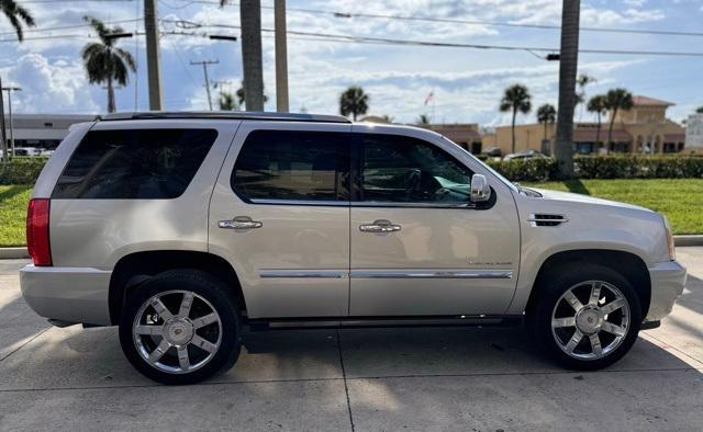 2011 Cadillac Escalade Vehicle Photo in DELRAY BEACH, FL 33483-3294