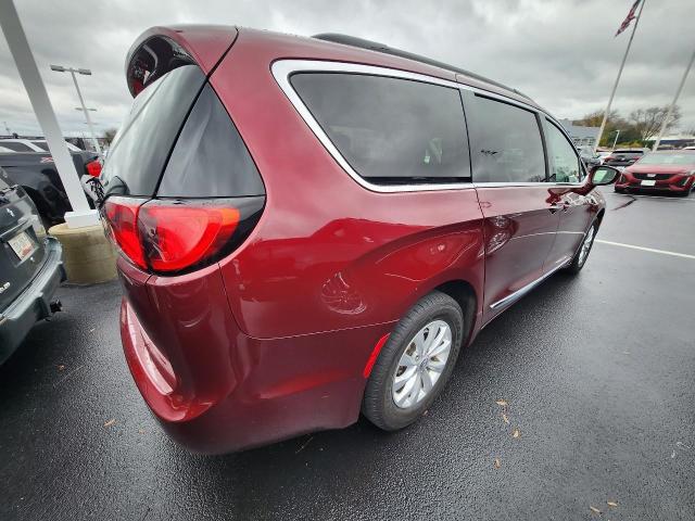 2017 Chrysler Pacifica Vehicle Photo in MADISON, WI 53713-3220