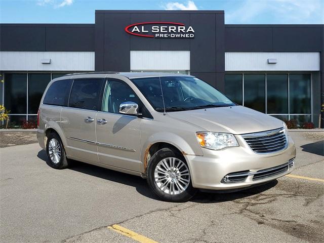 2015 Chrysler Town & Country Vehicle Photo in GRAND BLANC, MI 48439-8139