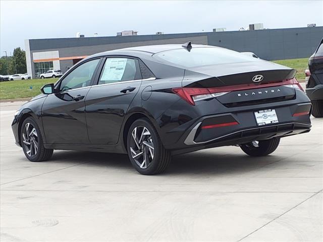 2024 Hyundai ELANTRA Vehicle Photo in Peoria, IL 61615