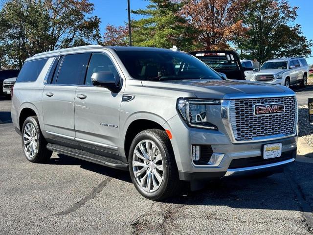 2023 GMC Yukon XL Vehicle Photo in COLUMBIA, MO 65203-3903