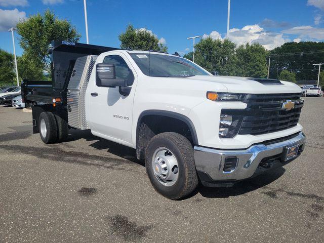 2024 Chevrolet Silverado 3500 HD Chassis Cab Vehicle Photo in DANBURY, CT 06810-5034