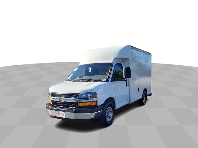 2017 Chevrolet Express Commercial Cutaway Vehicle Photo in LA MESA, CA 91942-8211