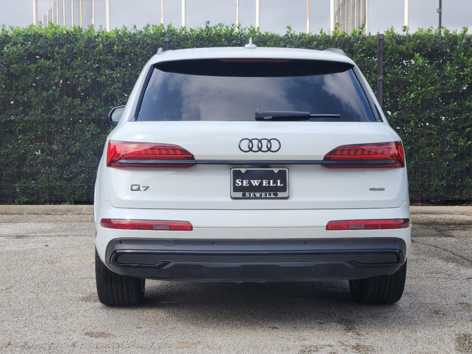 2022 Audi Q7 Vehicle Photo in HOUSTON, TX 77079