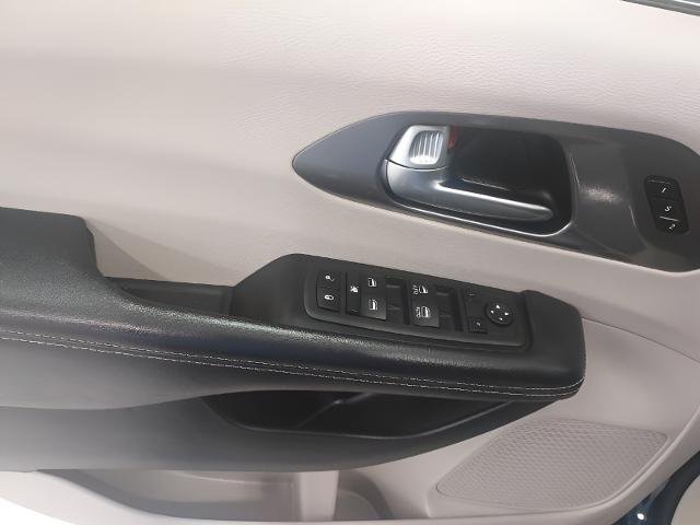 2022 Chrysler Pacifica Vehicle Photo in APPLETON, WI 54914-4656