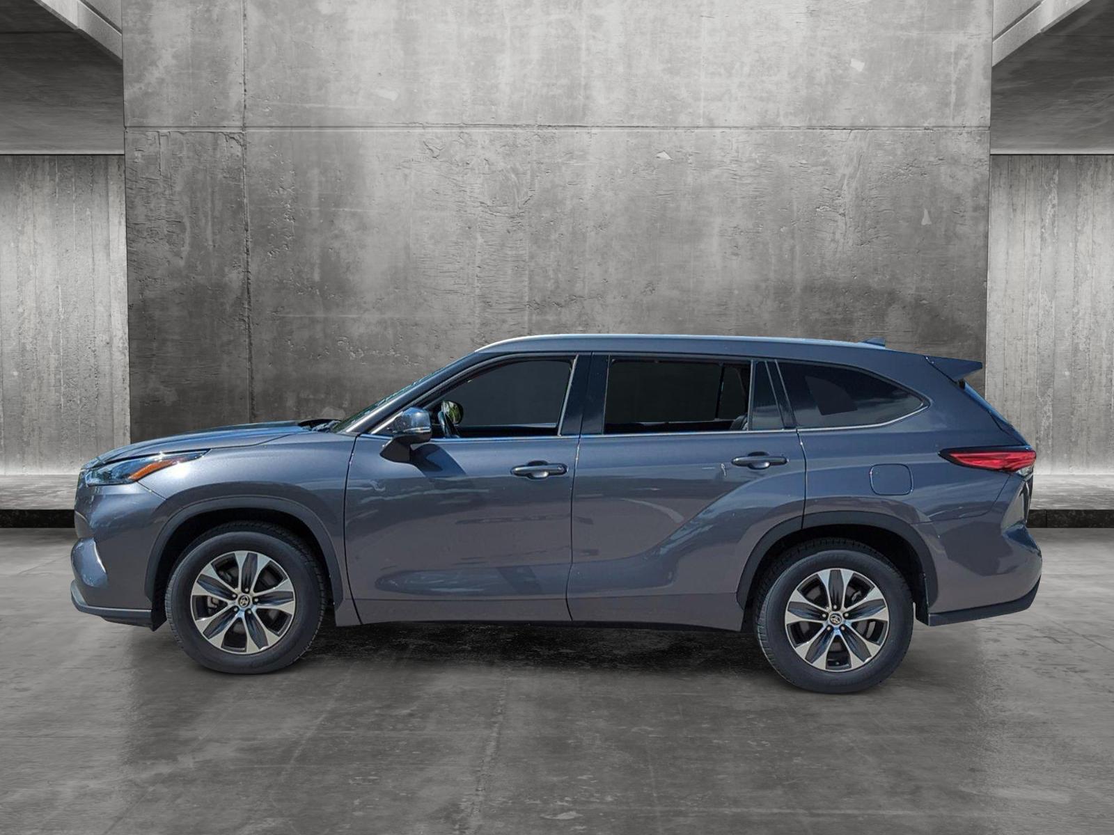 2022 Toyota Highlander Vehicle Photo in Ft. Myers, FL 33907