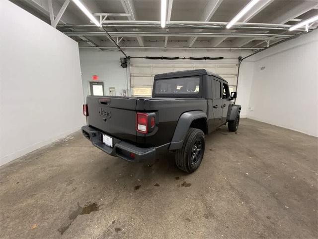 2022 Jeep Gladiator Vehicle Photo in PORTLAND, OR 97225-3518