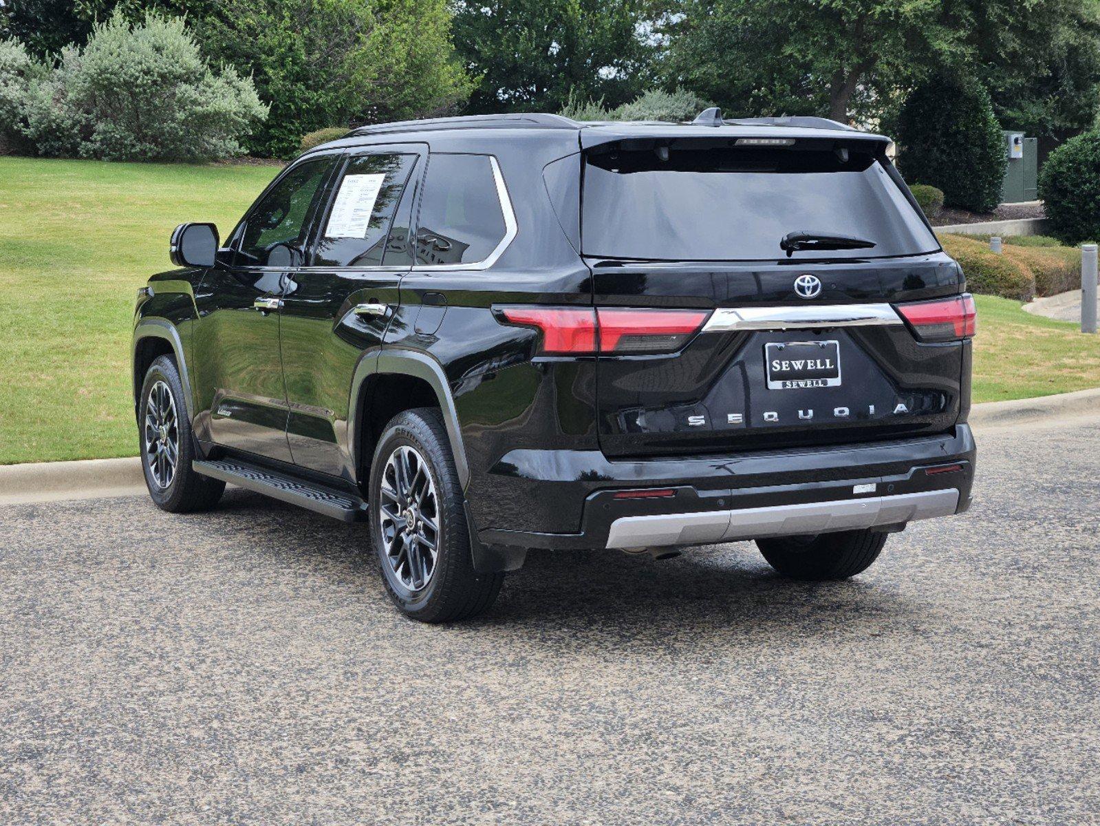 2023 Toyota Sequoia Vehicle Photo in Fort Worth, TX 76132