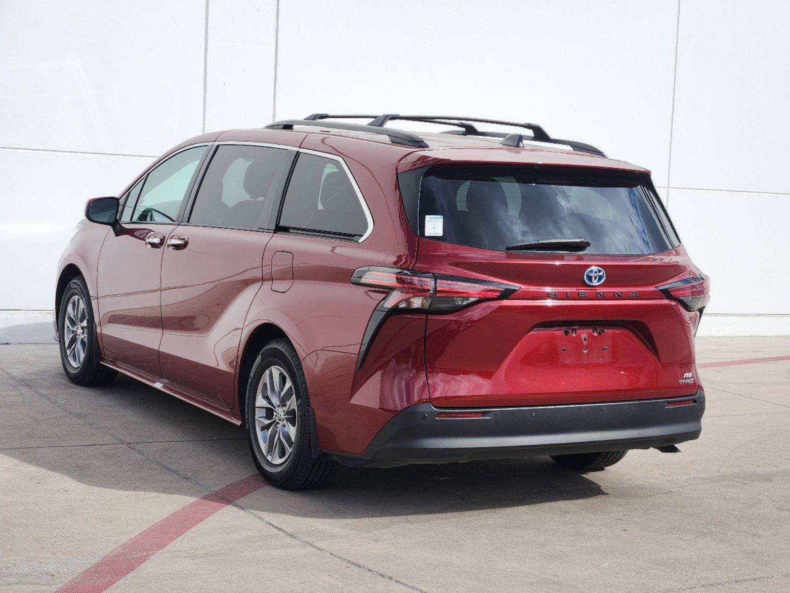 2022 Toyota Sienna Vehicle Photo in GRAPEVINE, TX 76051-8302