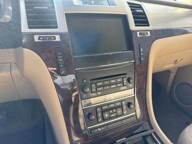 2012 Cadillac Escalade Vehicle Photo in TREVOSE, PA 19053-4984