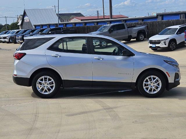 Used 2022 Chevrolet Equinox LS with VIN 3GNAXHEV1NS107844 for sale in Floresville, TX