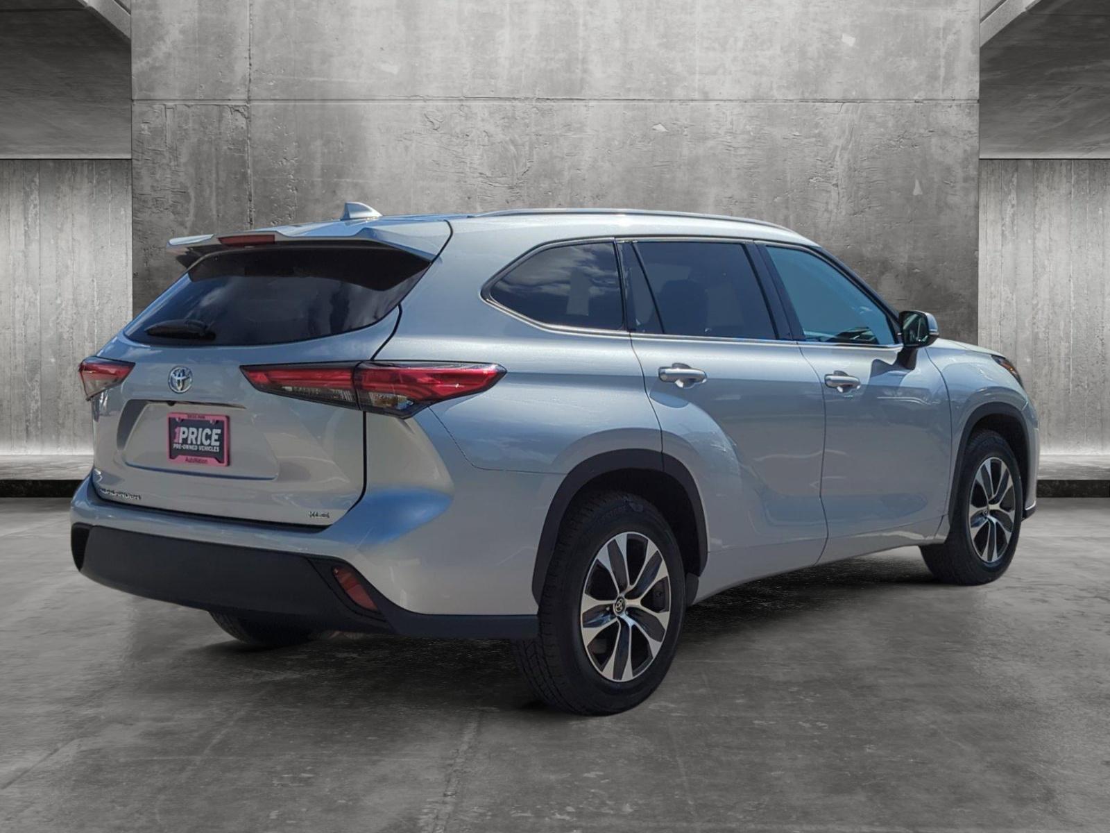 2022 Toyota Highlander Vehicle Photo in Ft. Myers, FL 33907