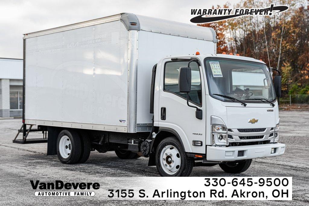 2023 Chevrolet Low Cab Forward 4500 Vehicle Photo in AKRON, OH 44320-4088