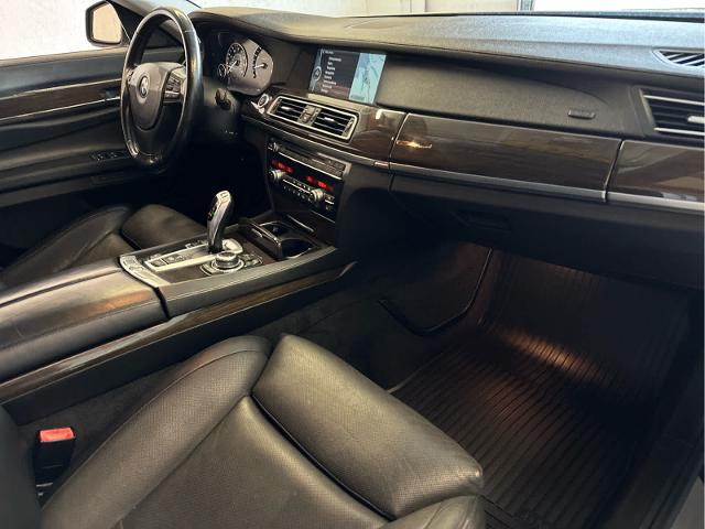 2011 BMW 7 Series Vehicle Photo in RED SPRINGS, NC 28377-1640