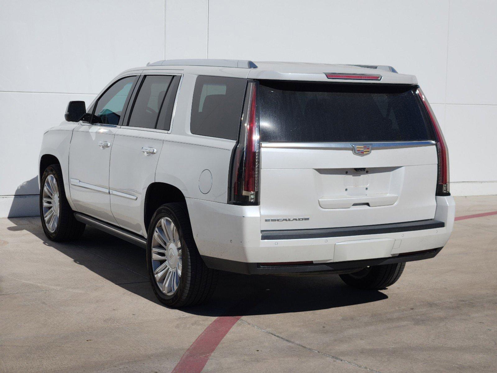 2017 Cadillac Escalade Vehicle Photo in GRAPEVINE, TX 76051-8302