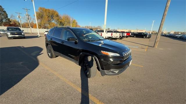 Used 2018 Jeep Cherokee Latitude Plus with VIN 1C4PJMLX5JD516182 for sale in Saint Cloud, MN