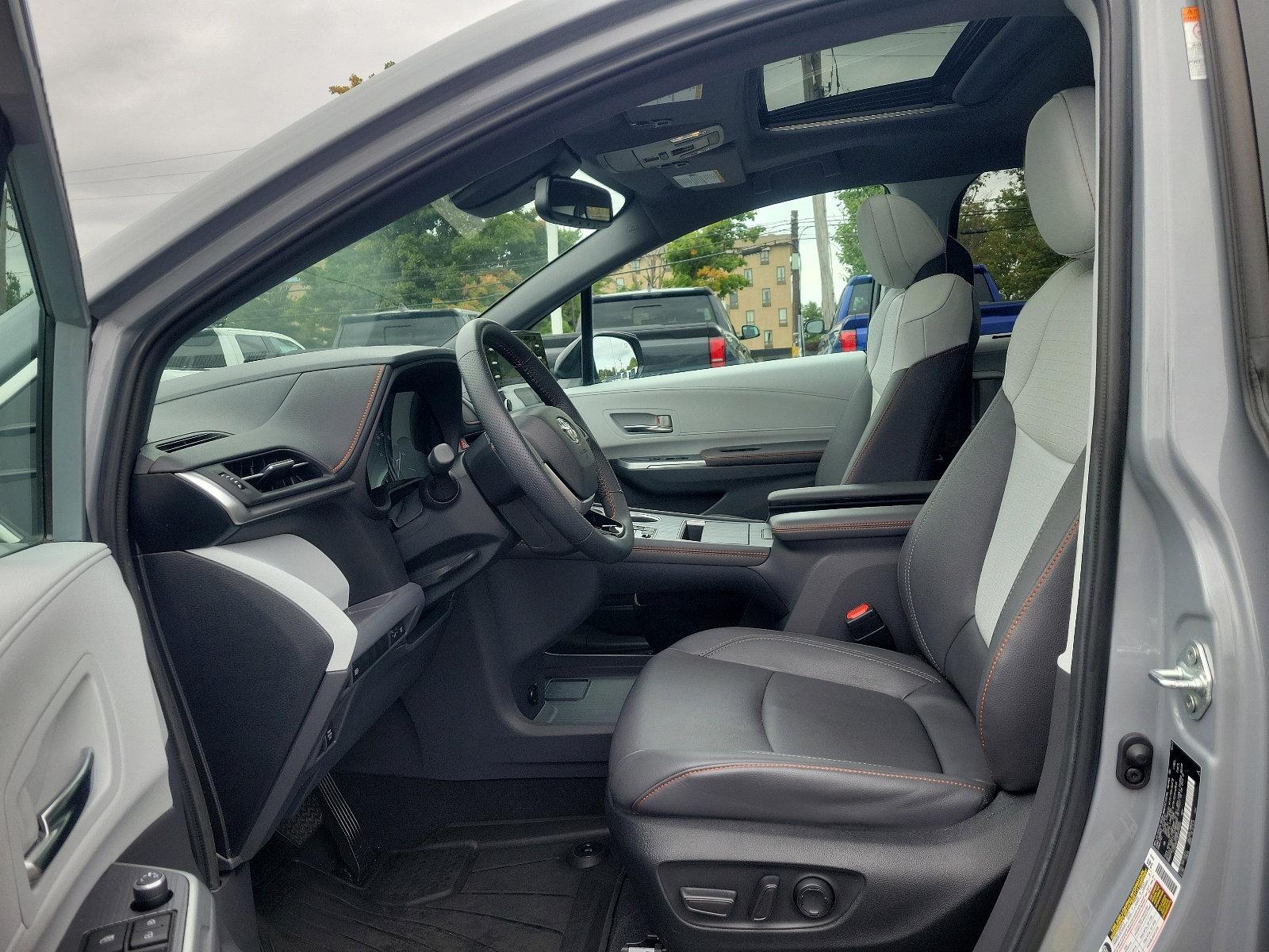 2023 Toyota Sienna Vehicle Photo in Trevose, PA 19053