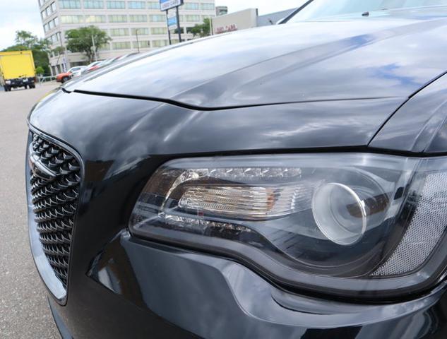 2022 Chrysler 300 Vehicle Photo in DETROIT, MI 48207-4102