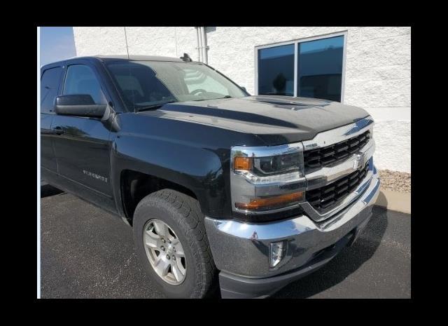 2017 Chevrolet Silverado 1500 Vehicle Photo in Oshkosh, WI 54904