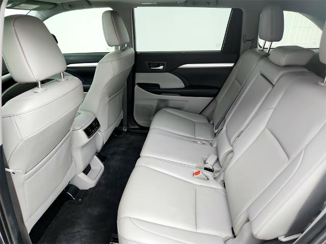 2019 Toyota Highlander Vehicle Photo in Grapevine, TX 76051