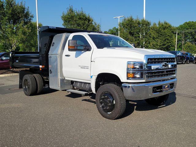 2024 Chevrolet Silverado 5500 HD Vehicle Photo in DANBURY, CT 06810-5034