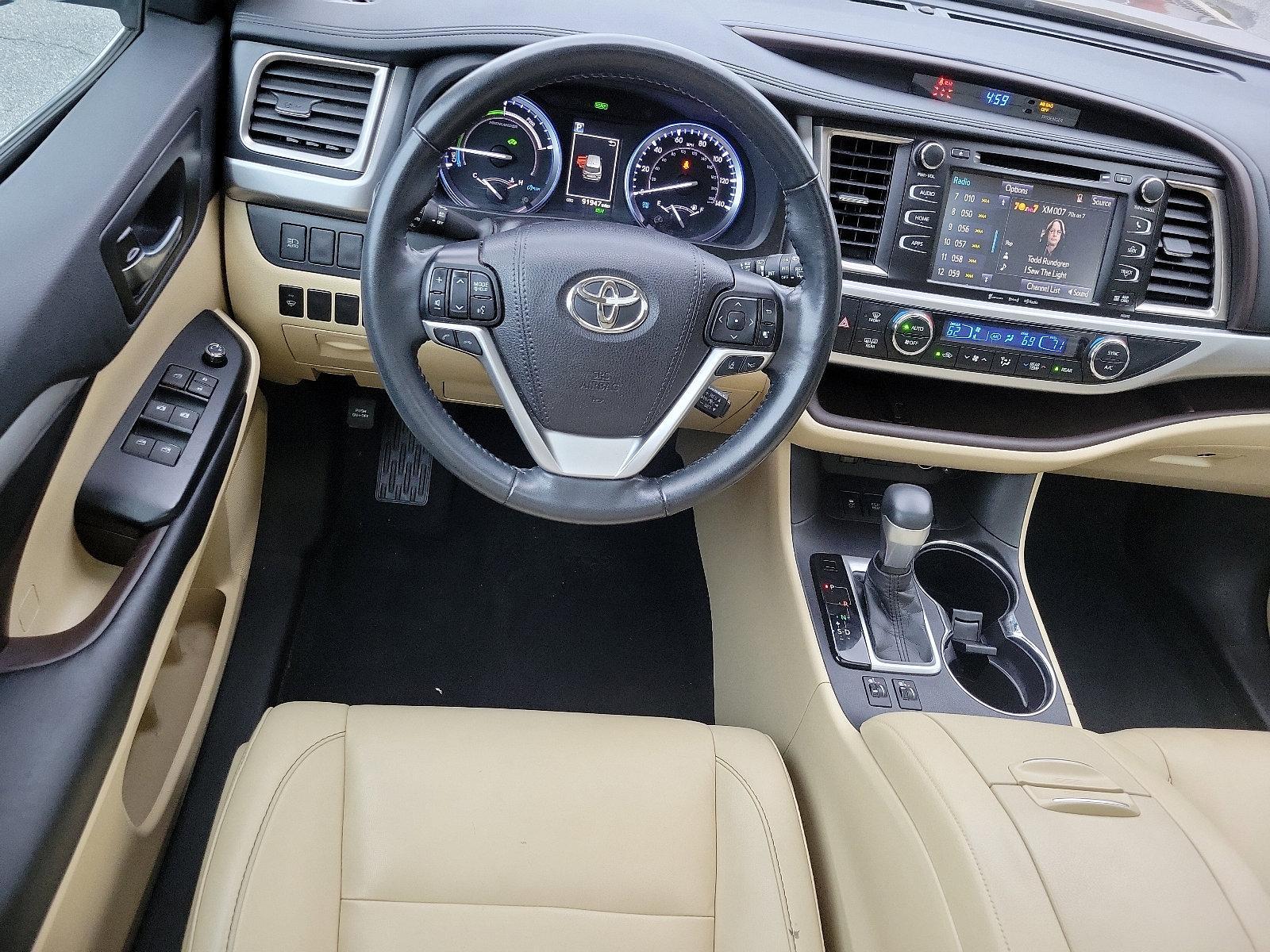 2019 Toyota Highlander Vehicle Photo in Harrisburg, PA 17111