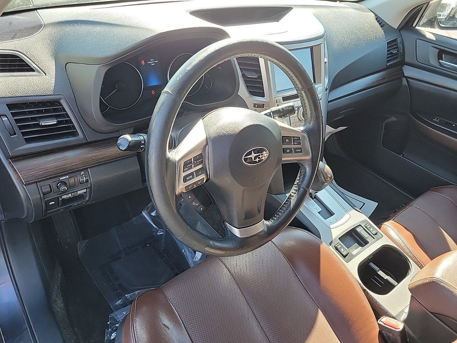 2014 Subaru Outback Vehicle Photo in Saint Charles, IL 60174