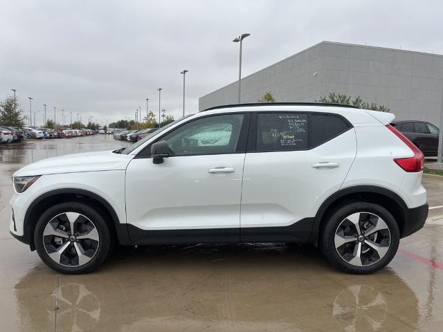 2024 Volvo XC40 Vehicle Photo in Grapevine, TX 76051