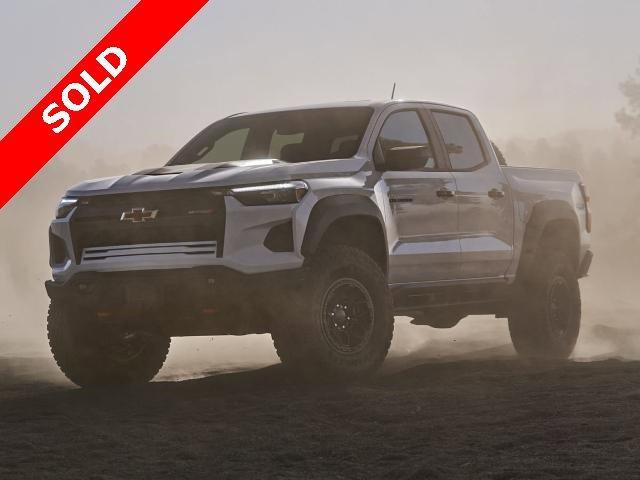 Select 2024 Chevrolet Colorado