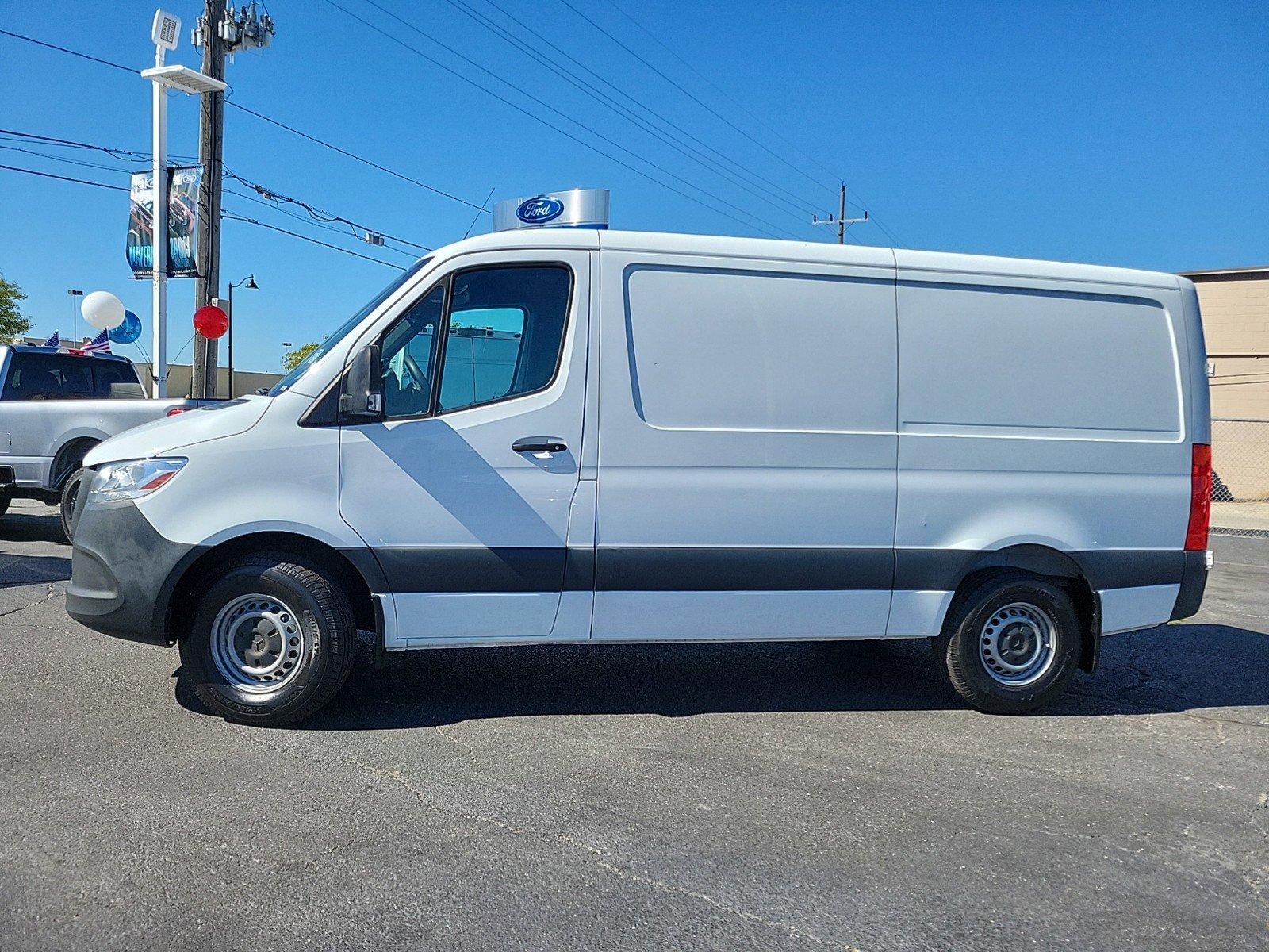 2022 Mercedes-Benz Sprinter Cargo Van Vehicle Photo in Saint Charles, IL 60174