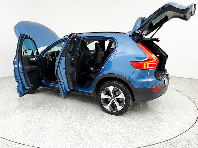 2024 Volvo XC40 Vehicle Photo in Grapevine, TX 76051